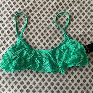 NWT cute ruffle Hollister bikini top S